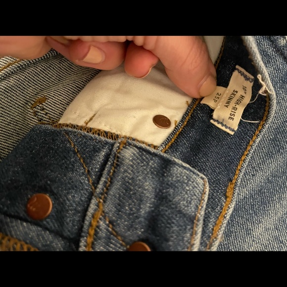 Madewell button up skinny jean in stretchy fabric - Picture 4 of 5